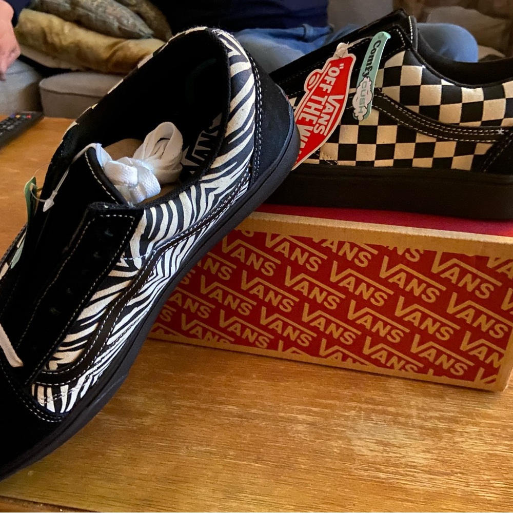 Limited edition, never worn,  tags on,  packing in tow and heel!